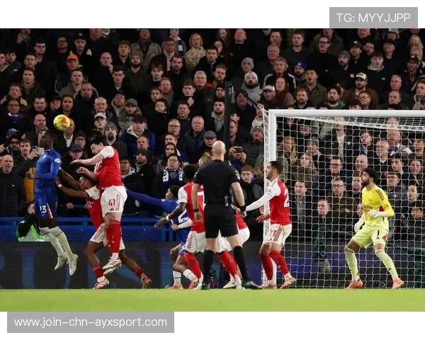 切尔西科尔维尔甩头攻门命中蓝军死忠集体跳起